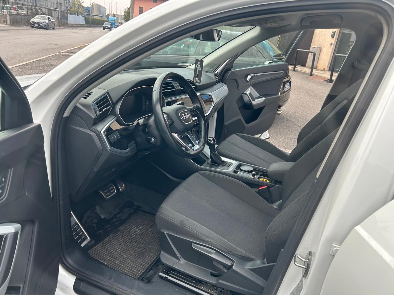 Audi Q3 45 TFSI plug in e S tronic Business unico proprietario