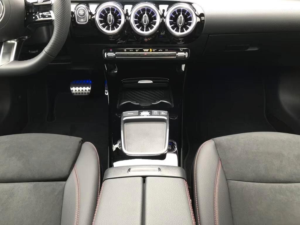 MERCEDES-BENZ*CLA*200D*AMG-LINE*PREMIUM*TETTO*NIGHT*MULTI-BEAM*