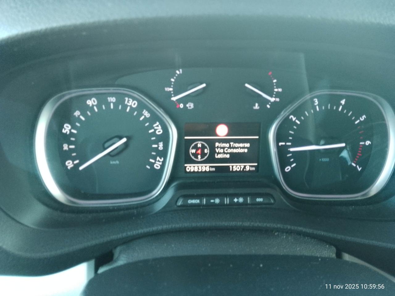 Peugeot Traveller HDi 9 POSTI