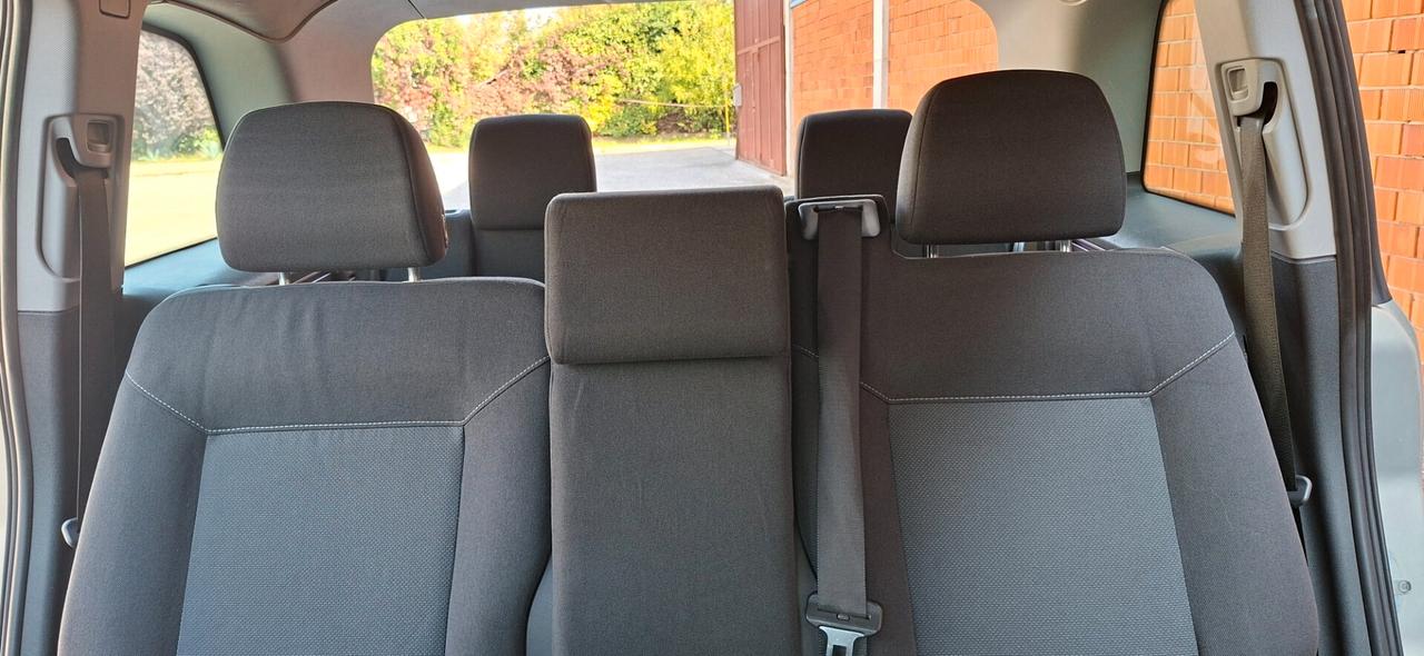 MONOVOLUME 7 POSTI 1.6 CON DOPPIA ALIMENTAZIONE