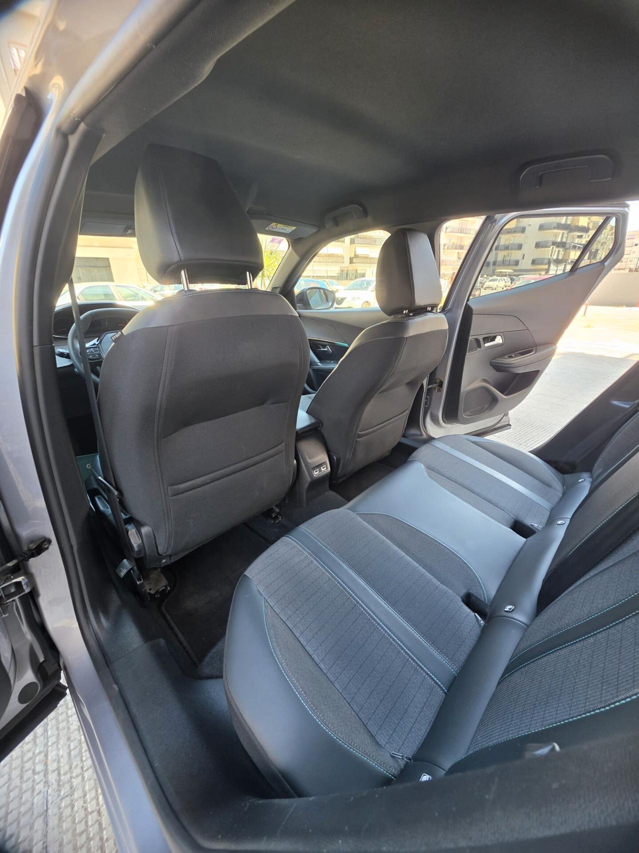 Peugeot 2008 BlueHDi 130 S&S EAT8 Allure
