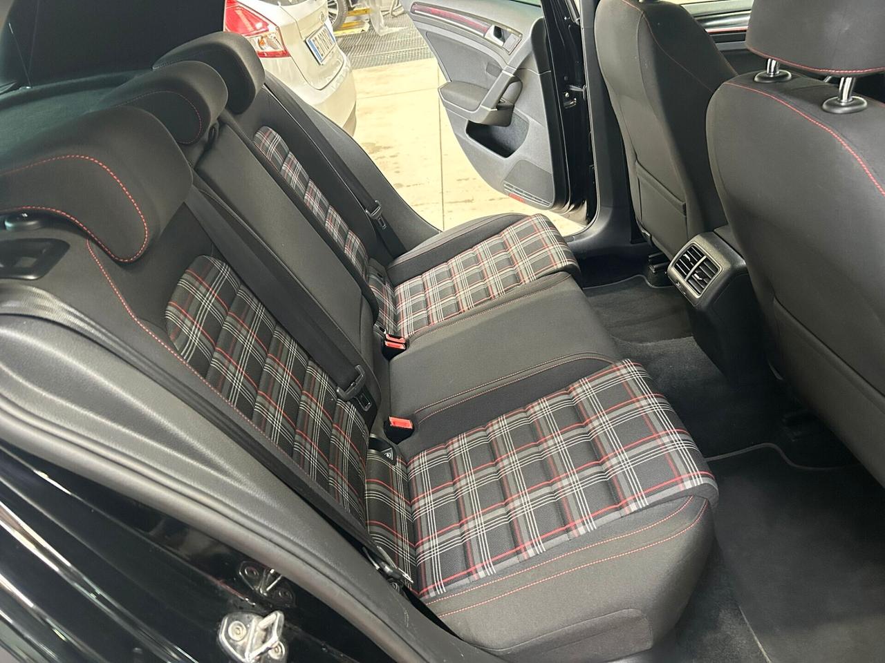 Volkswagen Golf GTI Performance 2.0 TSI 119000 km pari al nuovo