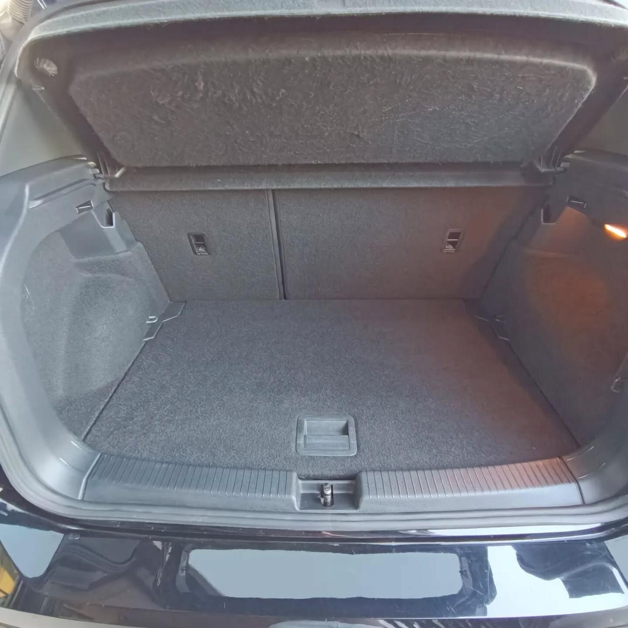Volkswagen T-Cross 1.6 TDI DSG R-Line