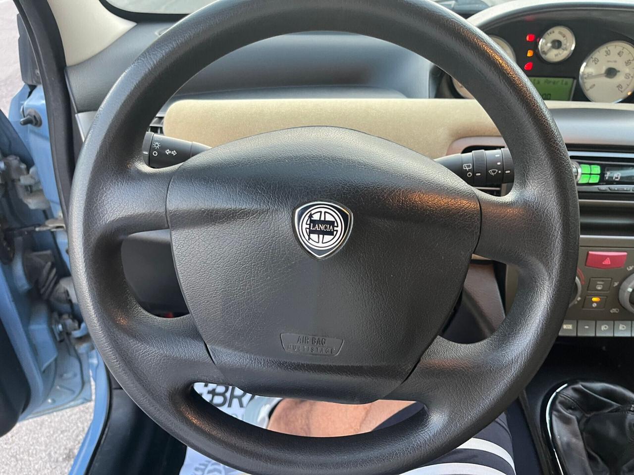 Lancia Ypsilon 1.2 Argento Unipro 2003