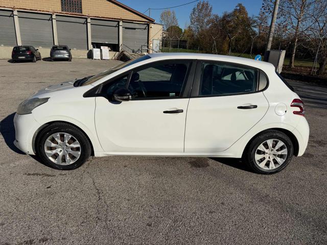 PEUGEOT 208 1.4 8V HDi 68CV 5p. Van senza lavoro da fare