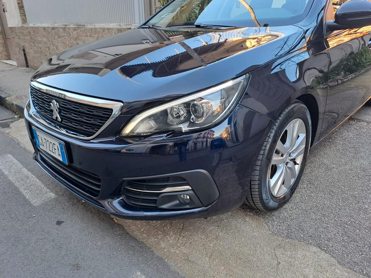 Peugeot 308 1.5HDi 100 cv solo 60000 km