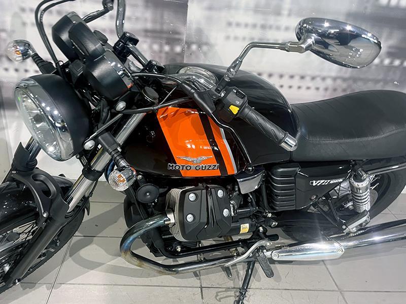 Moto Guzzi V7 III Special