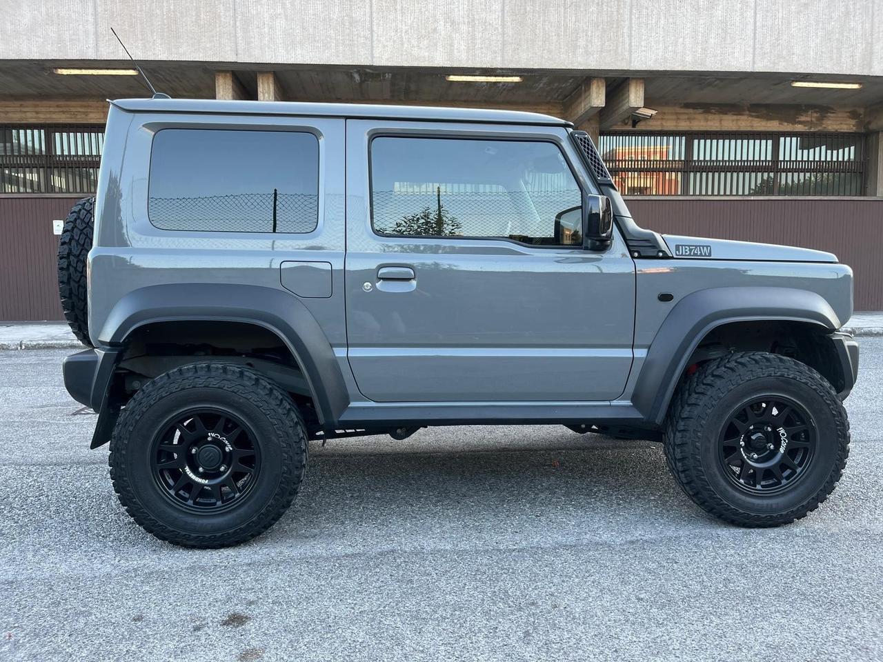 Suzuki Jimny 1.5 5MT Top