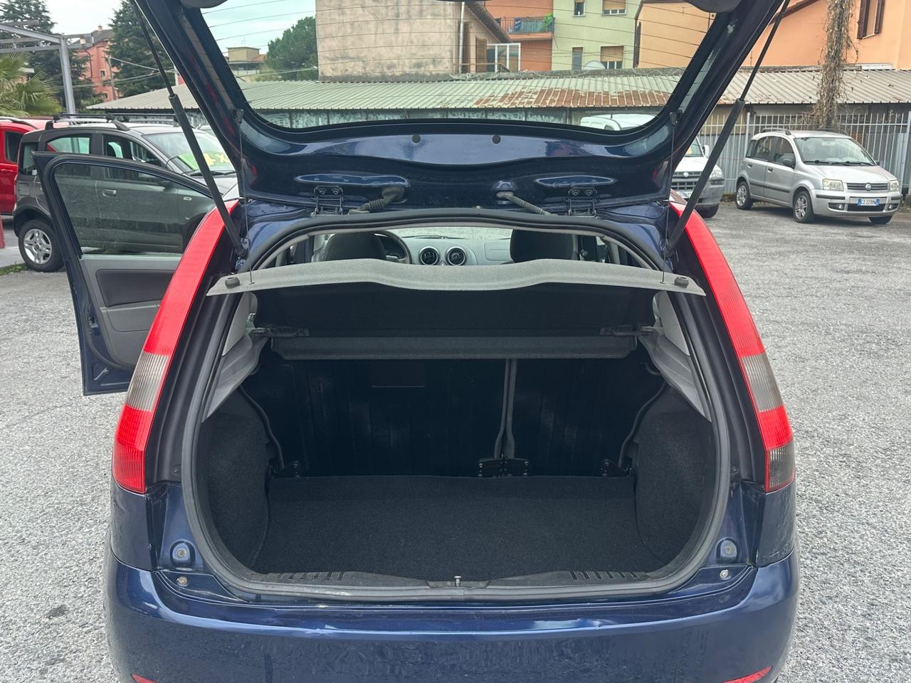 Ford Fiesta 1.4 16V 5p. Ghia