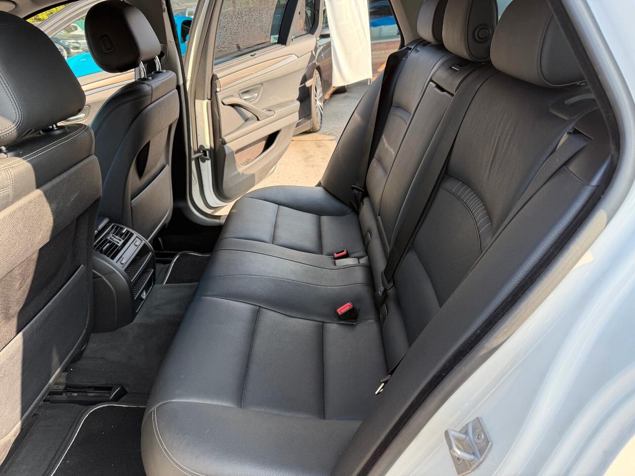 Bmw 530 530dA 258CV Touring Modern/TETTO/PELLE/NAVI