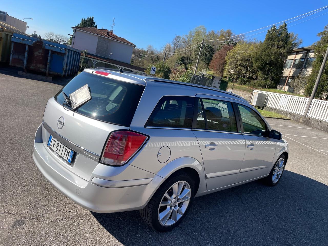 Opel Astra 1.6 16V Twinport 5 porte Cosmo