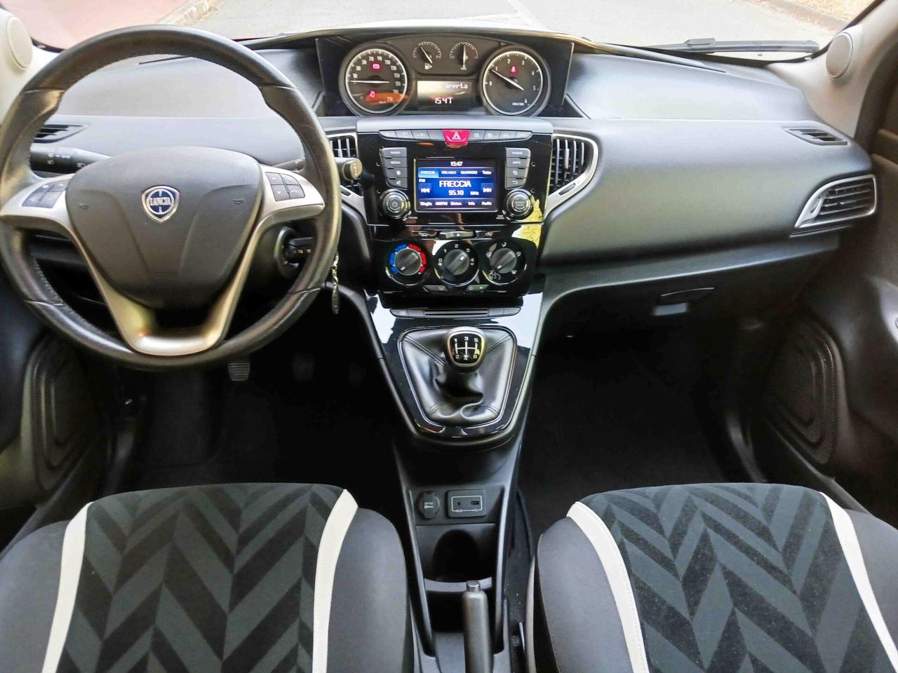 Lancia Ypsilon EURO6 - SOLO 69mila KM! PERFETTA
