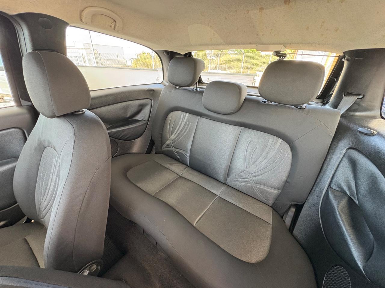 Lancia Ypsilon 1.2 69 CV Unyca
