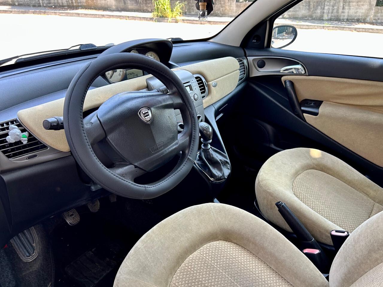 Lancia Ypsilon 1.2 Oro berlina 2 volumi - APPENA TAGLIANDATA - OK NEOPATENTATI