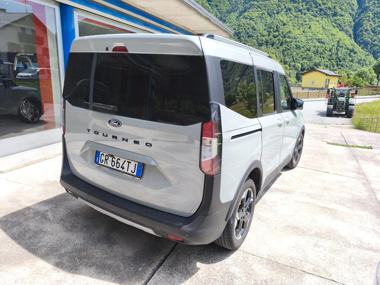 Ford Tourneo Courier 1.0 EcoBoost Active