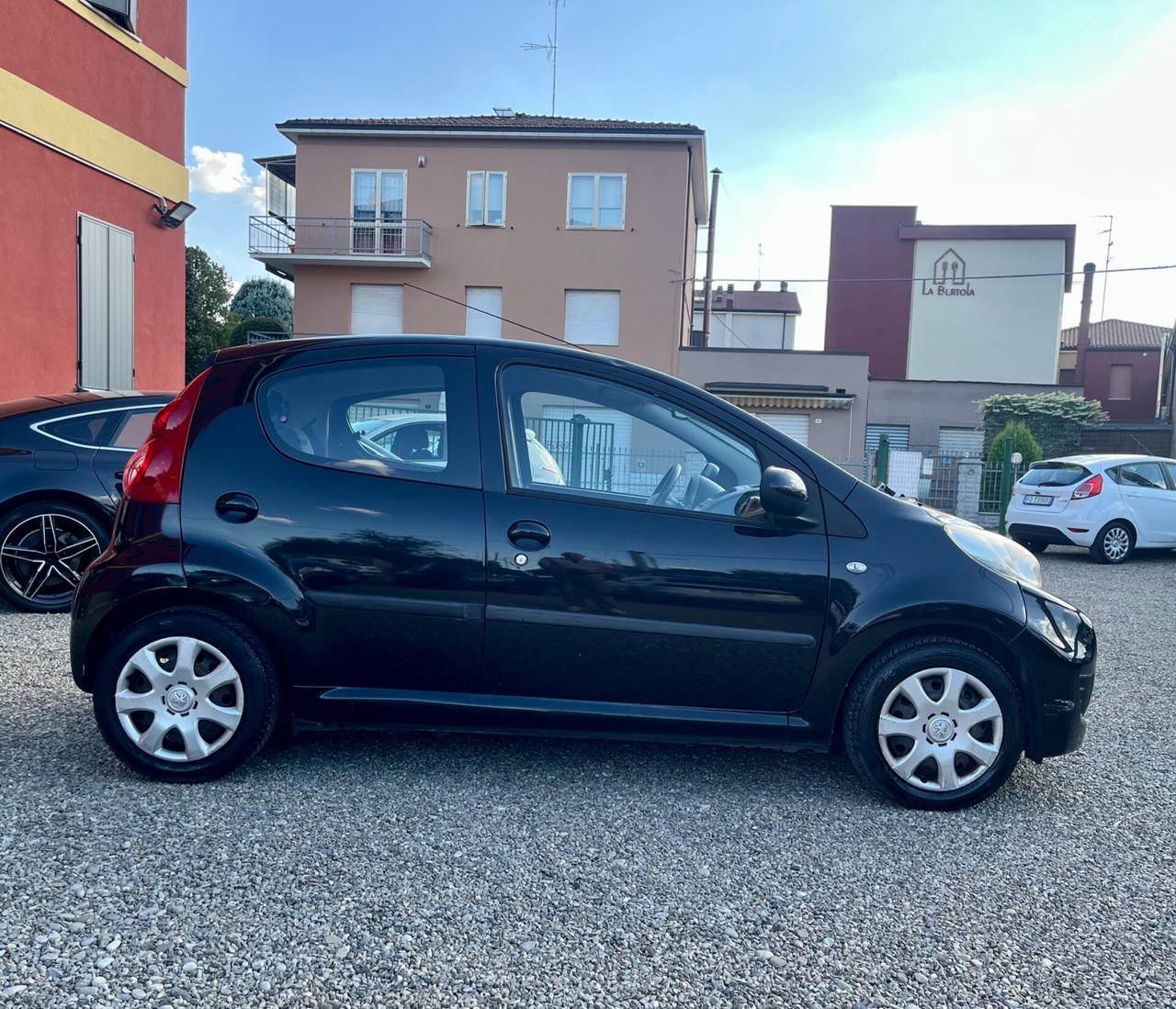 Peugeot 107 1.0 benzina AUTOMATICA!