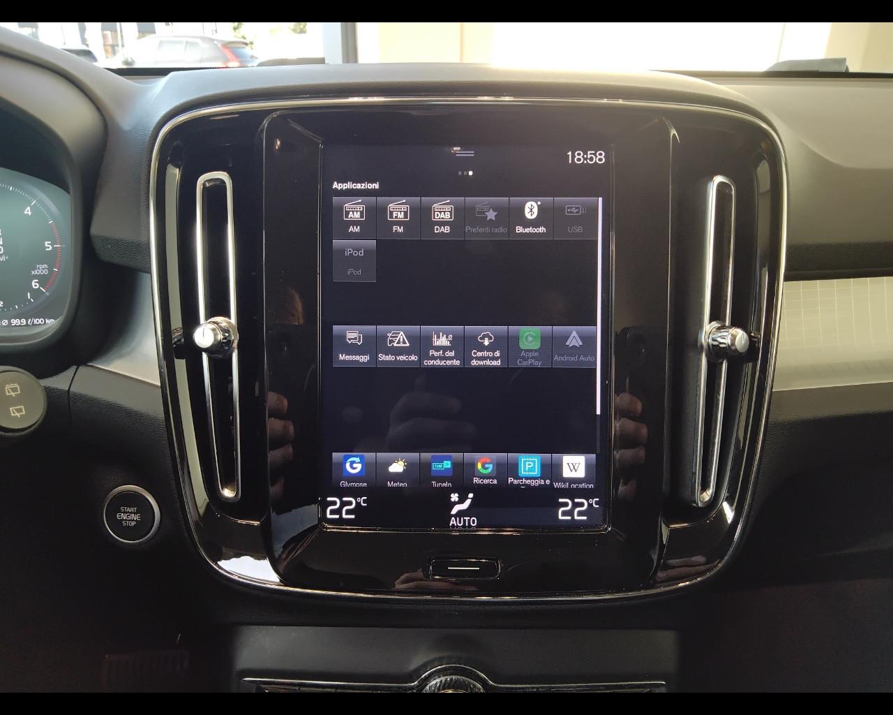 VOLVO XC40 - XC40 2.0 d3 Momentum Pro auto my21