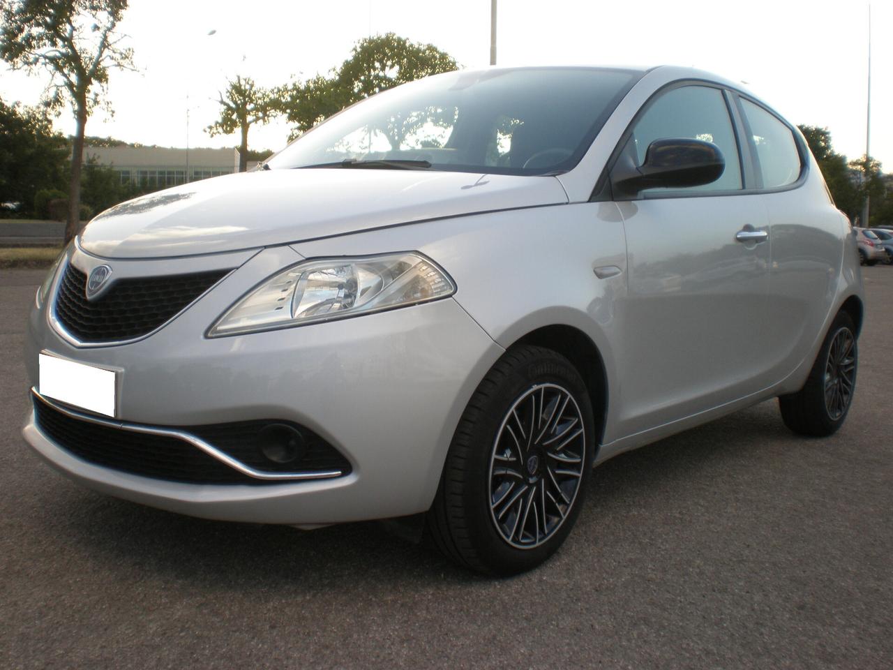 Lancia Y 1.2, pochi km, “LEGGERE BENE ANNUNCIO”