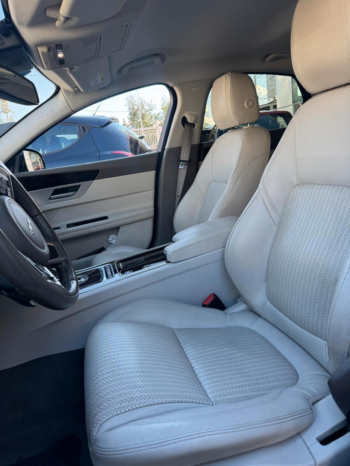 Jaguar XF 3.0 D V6 300 CV cambio automatico Prestige