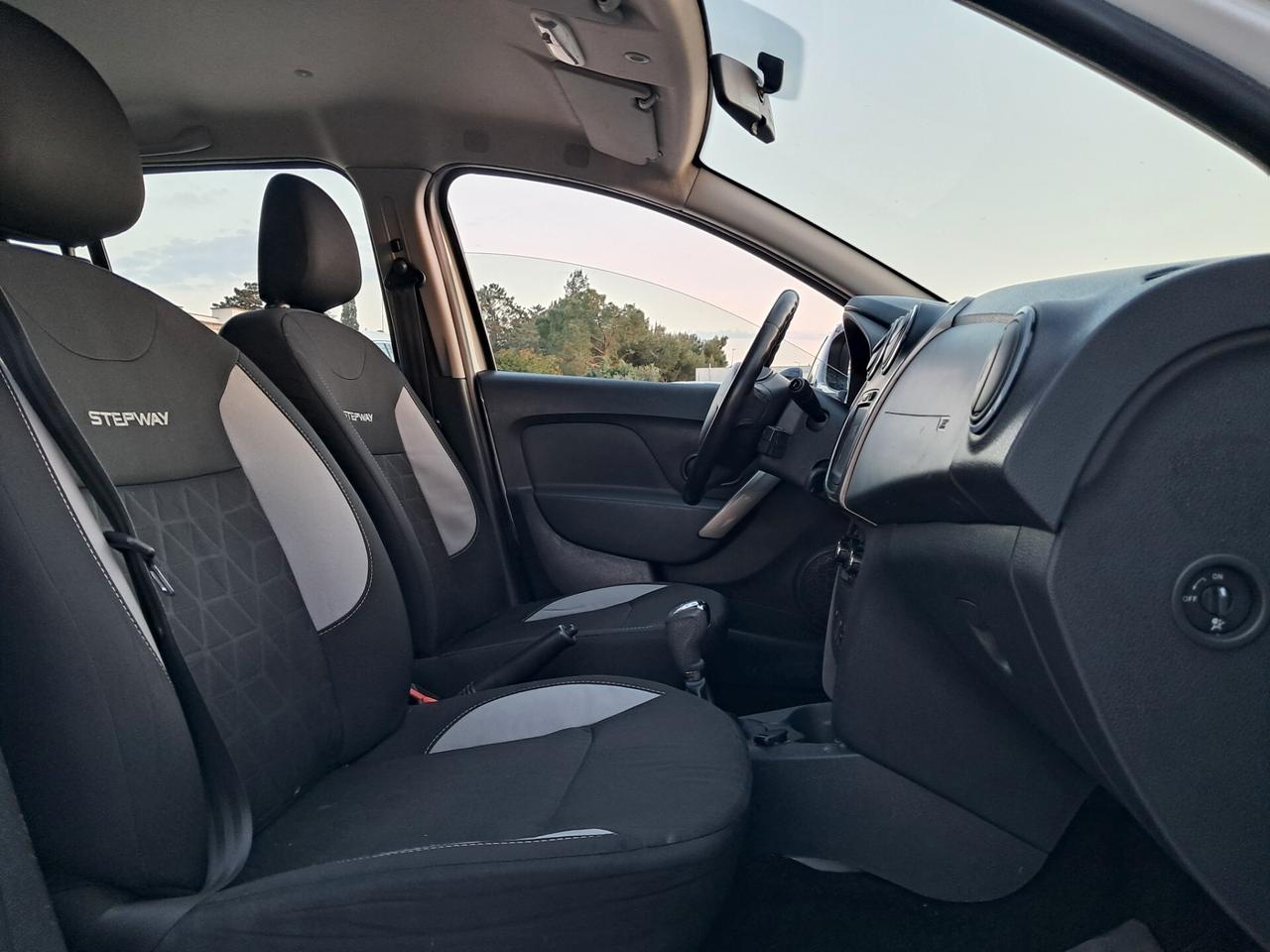 Sandero Stepway 1.5 dCi 90CV Automatica *NAVY-CRUISE*