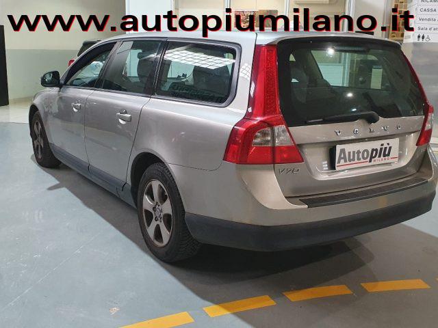 VOLVO V70 D3 Momentum