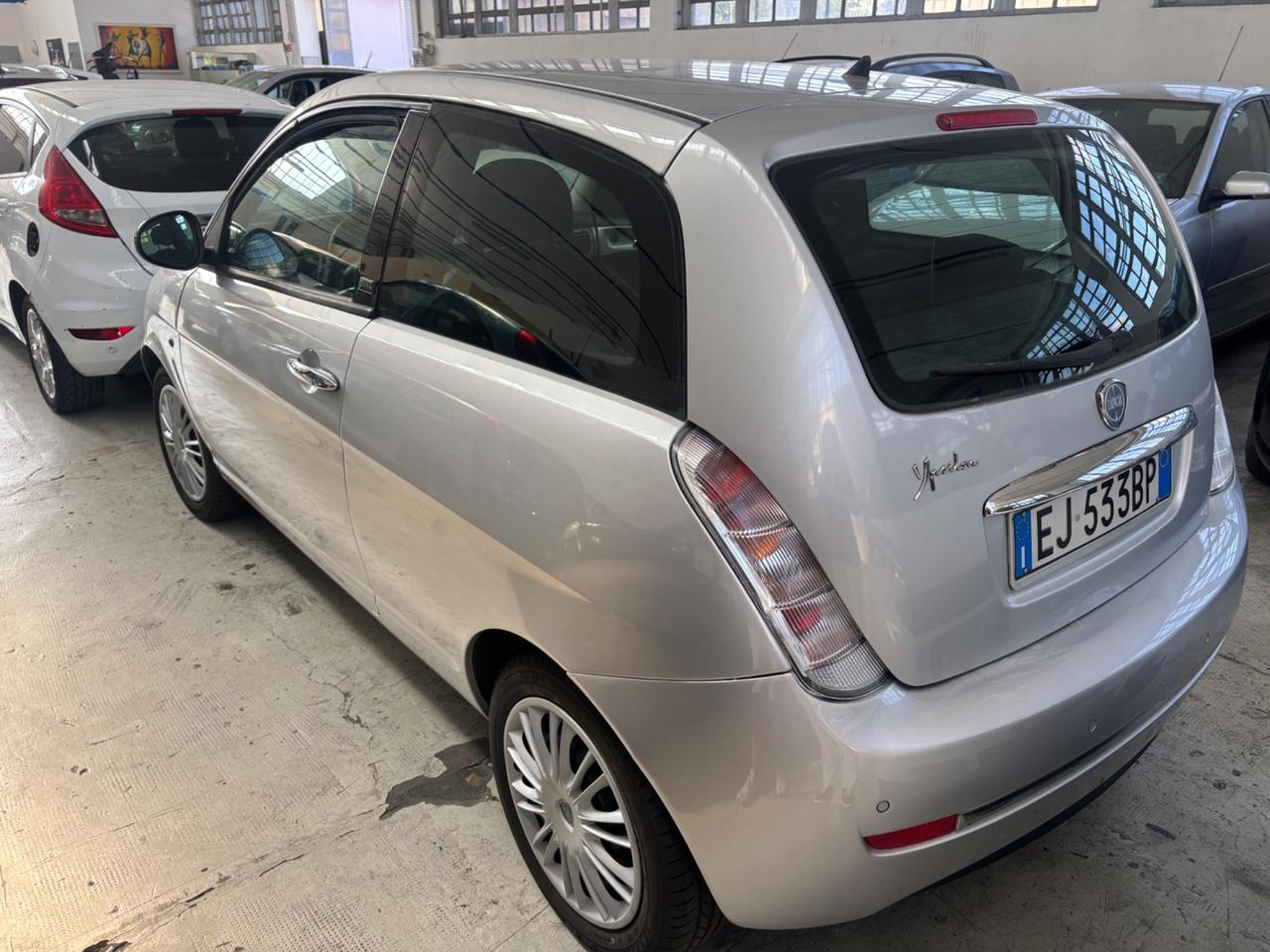Lancia Ypsilon 1.4 Diva Ecochic GPL