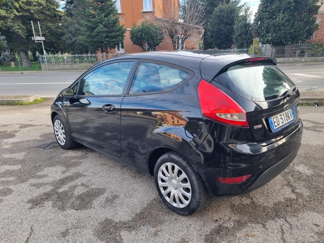 Ford Fiesta 1.4 TDCi 70CV 3 porte Titanium