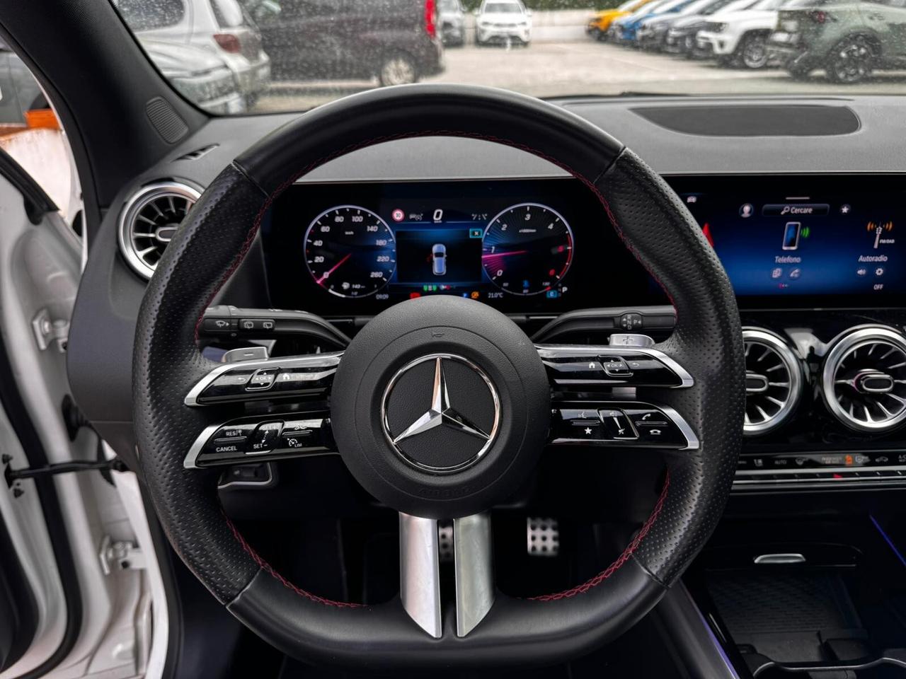 MERCEDES GLA 200D 2024 150 CV FULL OPTIONAL