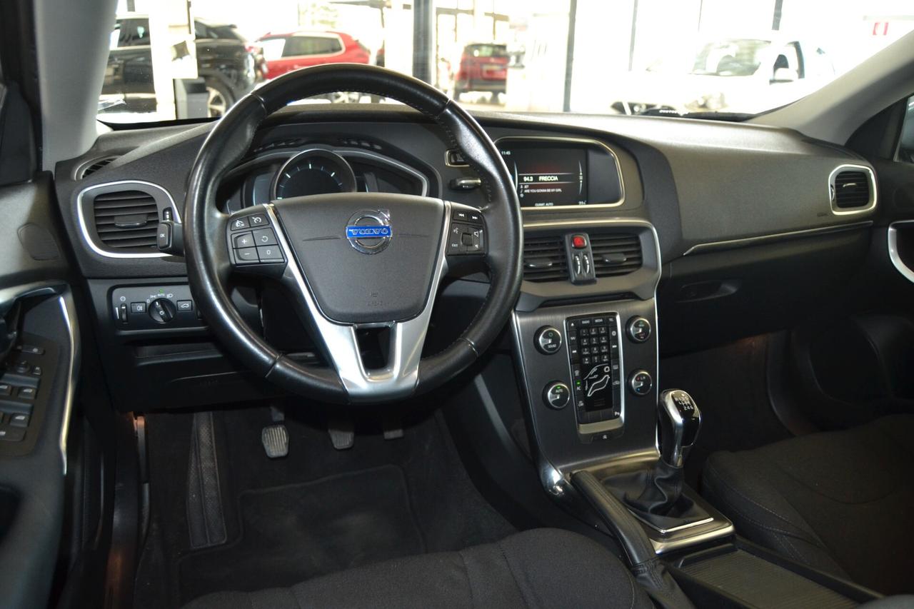 Volvo V40 1.6D2 115CV Momentum UniPro/Navi/Cruise