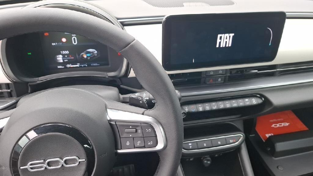 Fiat 600 Hybrid 110 CV DCT MHEV