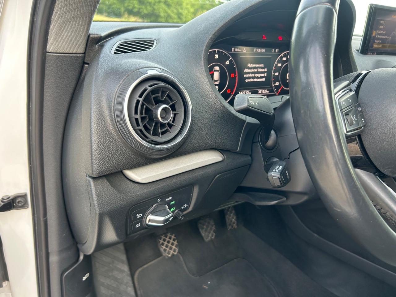 Audi A3 SPB 30 TDI Business Sline esterno neopatentati permute