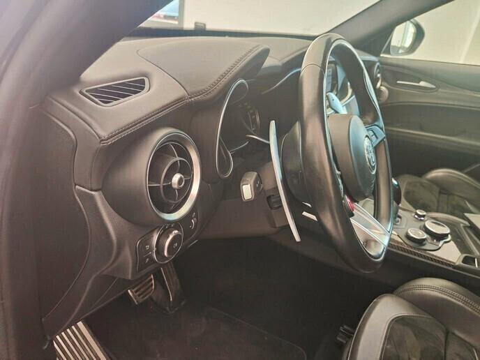 Alfa Romeo Stelvio 2.9 Bi-Turbo V6 510 CV AT8 Quadrifoglio