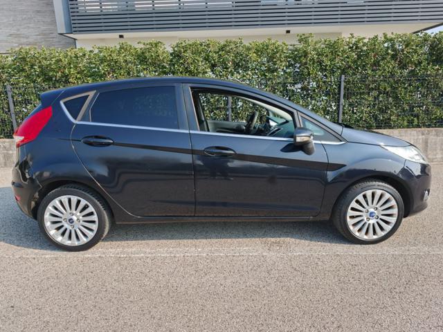 FORD Fiesta 1.2 Benzina 5 porte ( DISTRIBUZIONE FATTA )