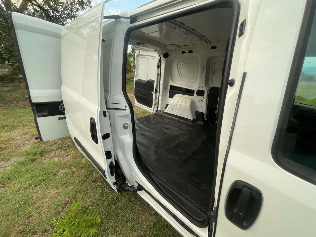 Fiat Doblò 1.6 MJT 105CV Cargo Business - IVA ESPOSTA -- Km certificati