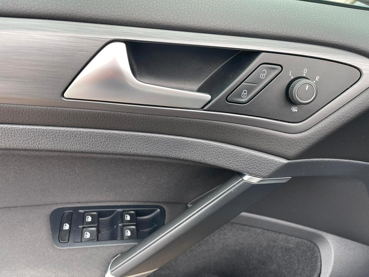 Volkswagen Golf 1.6 TDI 115cv Highline BlueMotion Technology APPLE CAR PLAY, FULL LED, NAVI CERCHI TEMPOMAT GARANTI