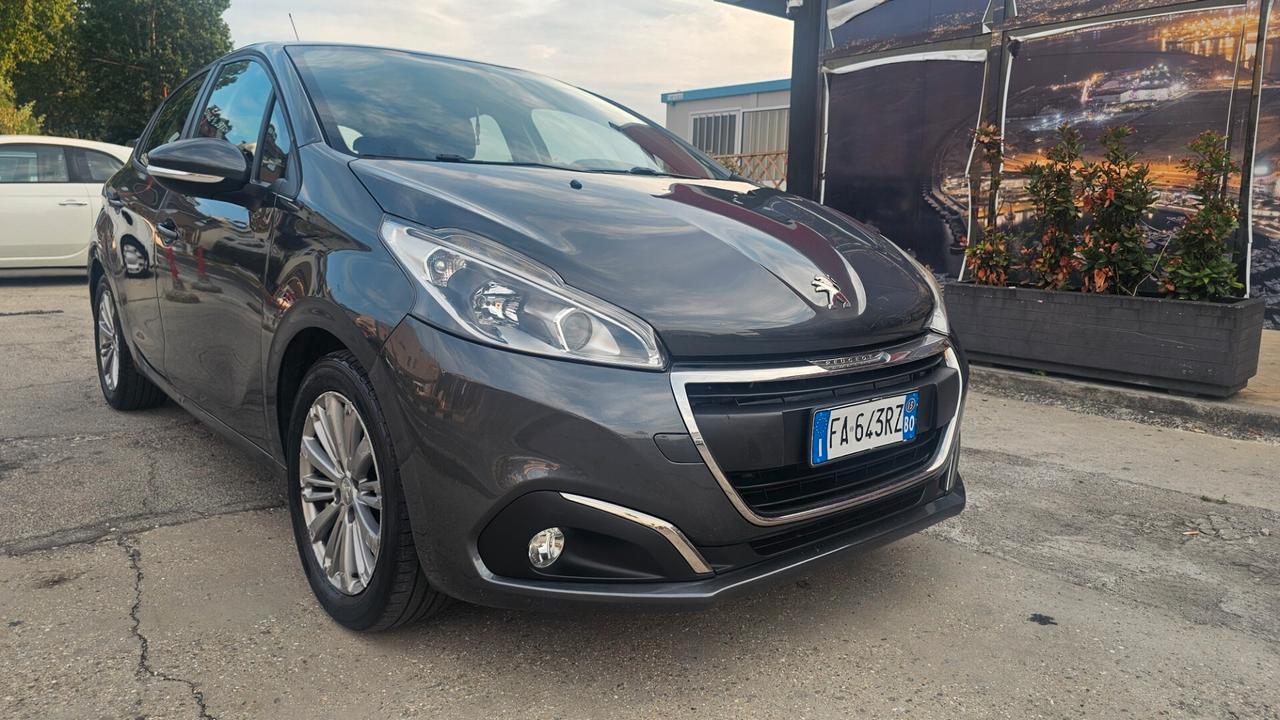 Peugeot 208 1.4 HDi 68 CV 5 porte Allure