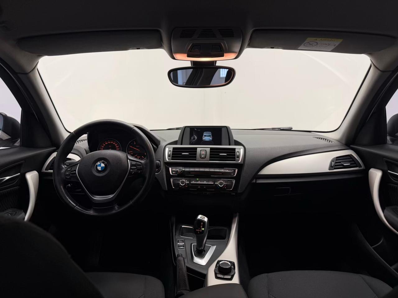 Bmw 116 116d 5p. Urban