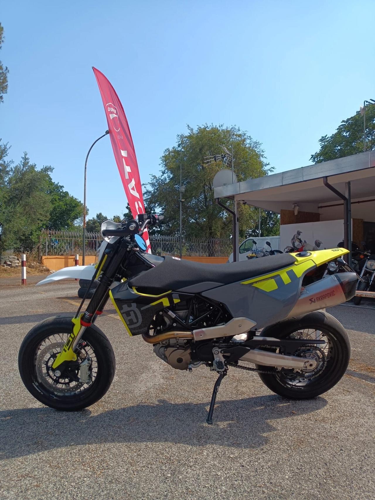 Husqvarna 701 Supermoto