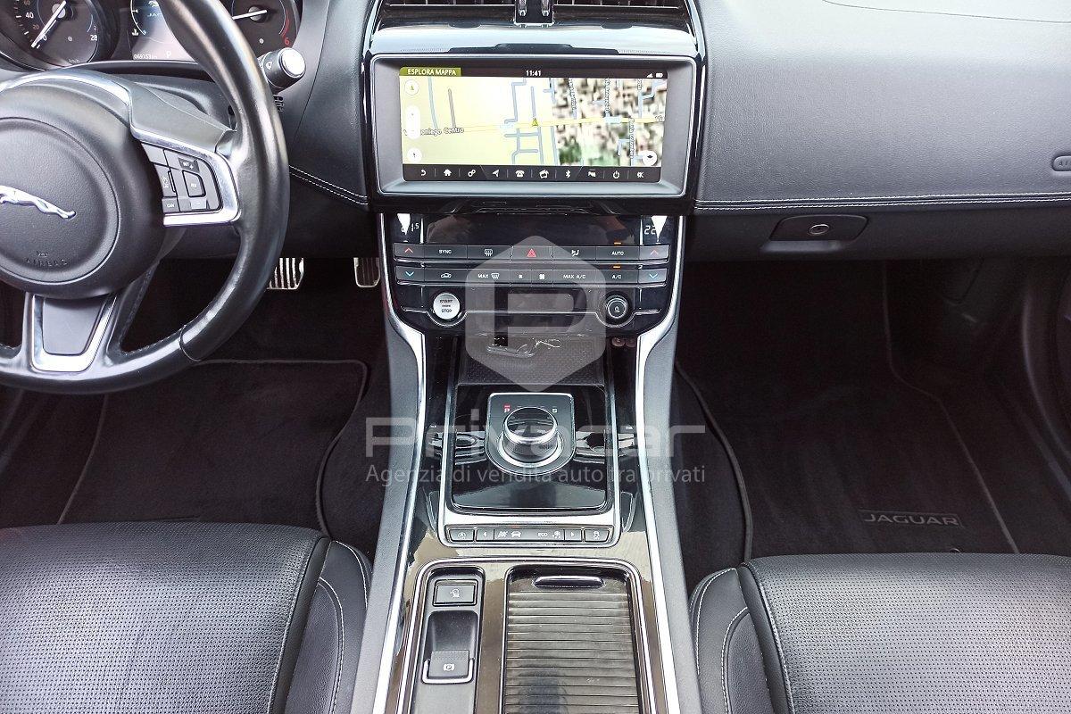 JAGUAR XE 2.0 D 180 CV AWD aut. Landmark Edition