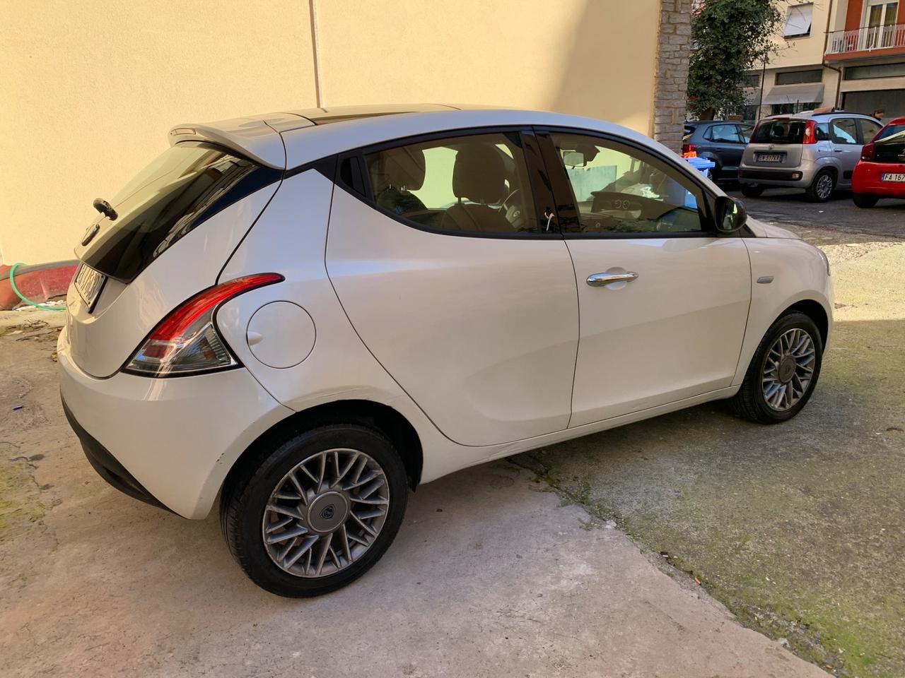 Lancia Ypsilon 0.9 TwinAir 85 CV 5 porte S&S -2012 km 27000