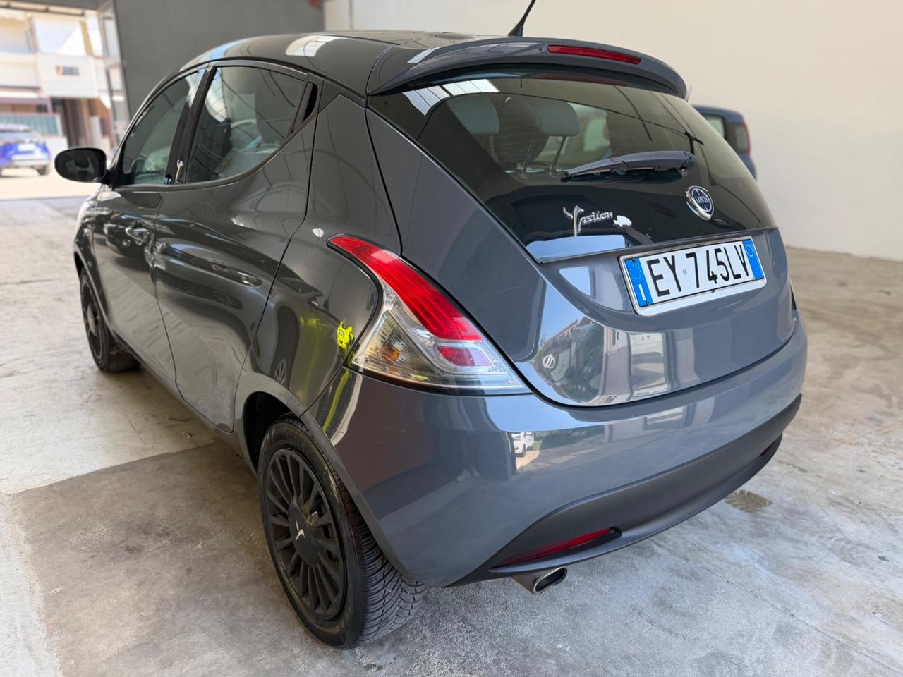 Lancia Ypsilon 1.2 69 CV 5 porte Gold