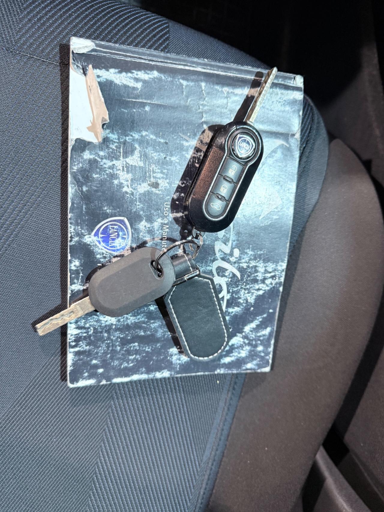 Lancia Ypsilon 1.2 69 CV 5 porte S&S Gold