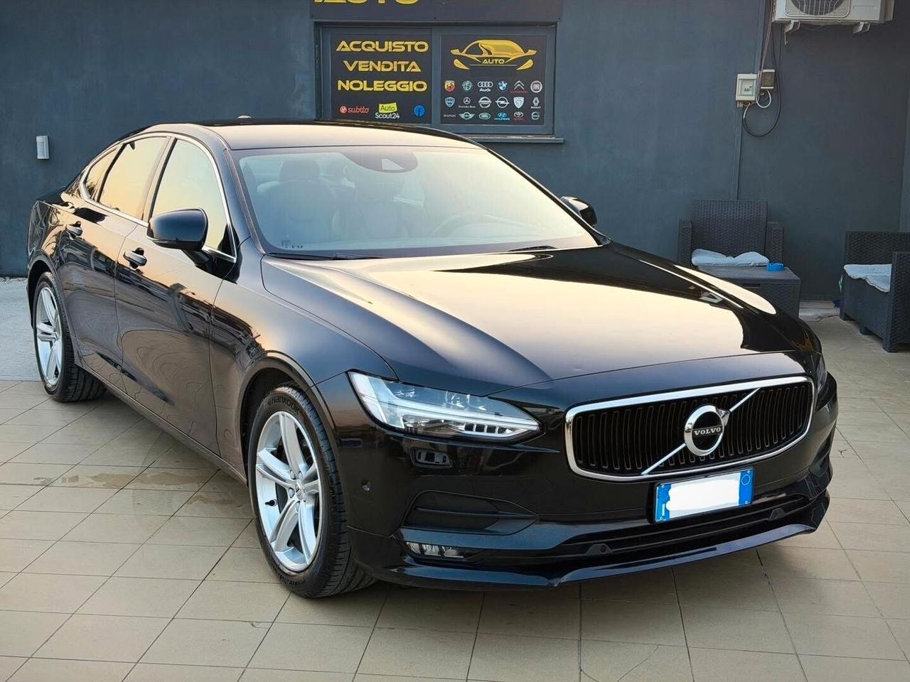 Volvo S90 D5 AWD Geartronic Momentum