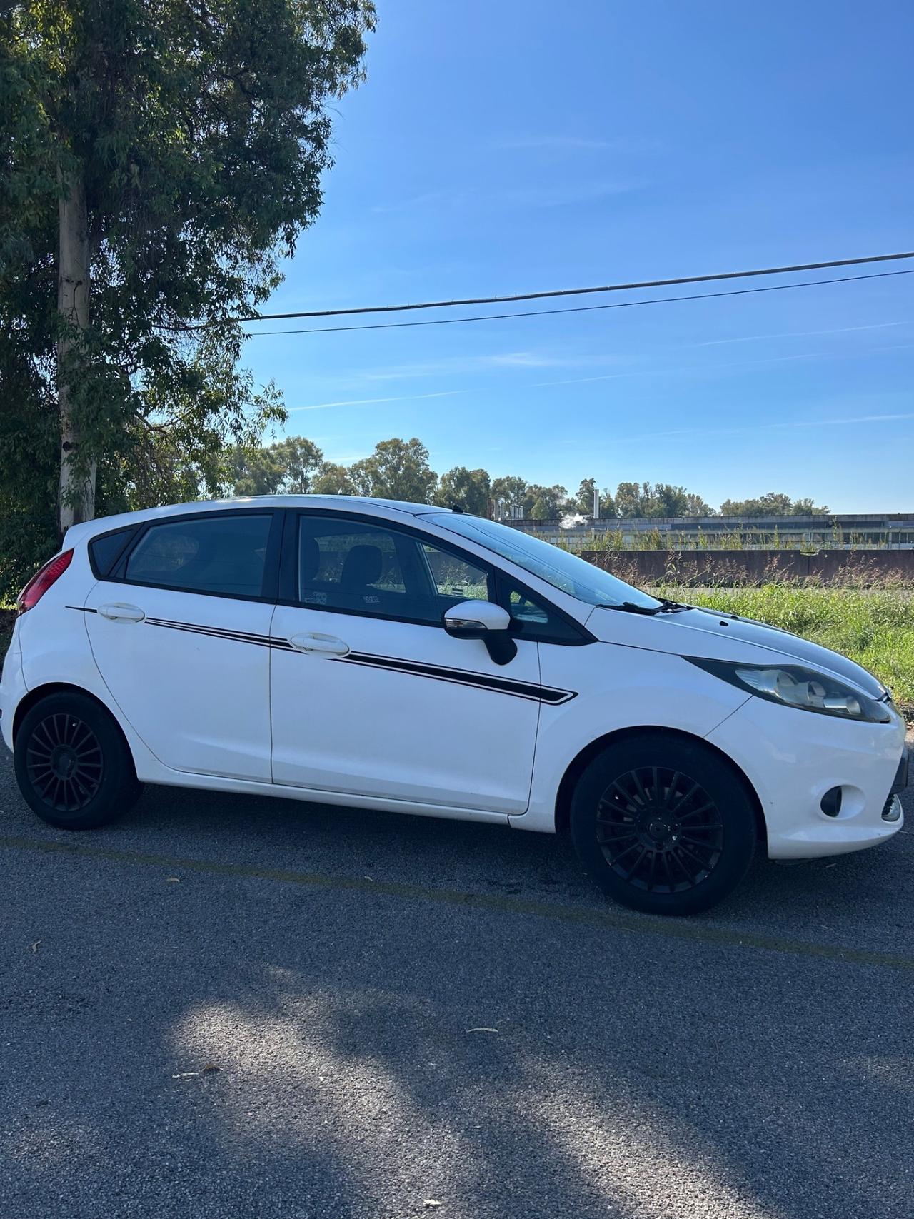 Ford Fiesta 1.4 16V 3p. Bz.- GPL Titanium Bs.