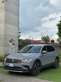 Volkswagen Tiguan 2.0 TDI 150 CV SCR DSG R-Line