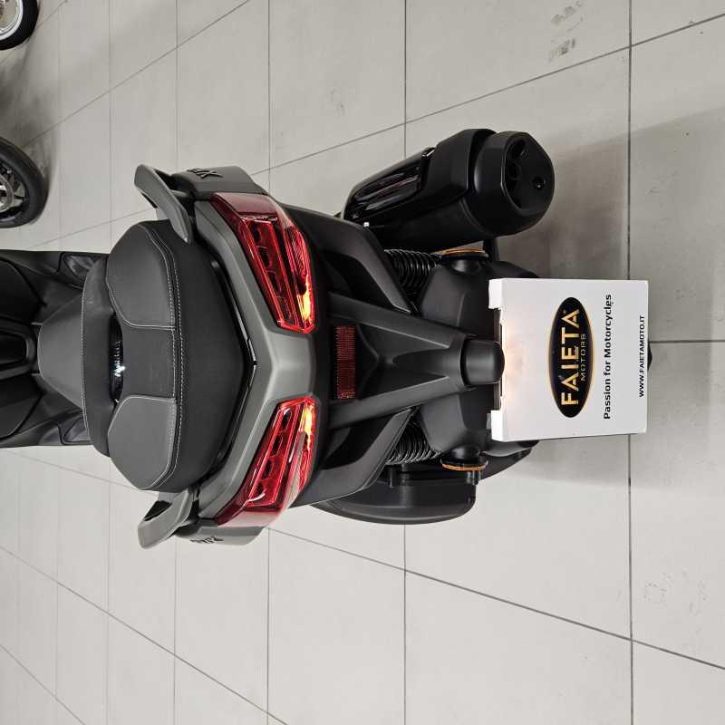 Yamaha X-Max 300 - 2026