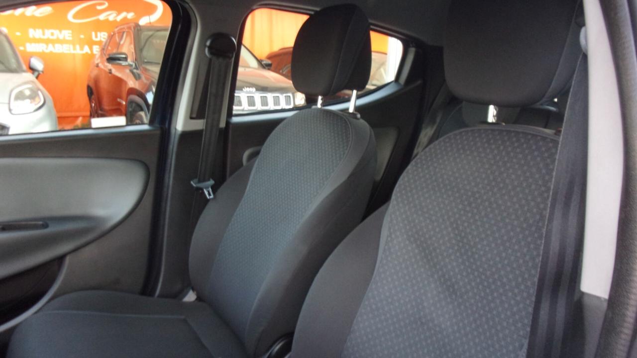 Lancia Ypsilon 1.2 69 CV 5 porte Gold