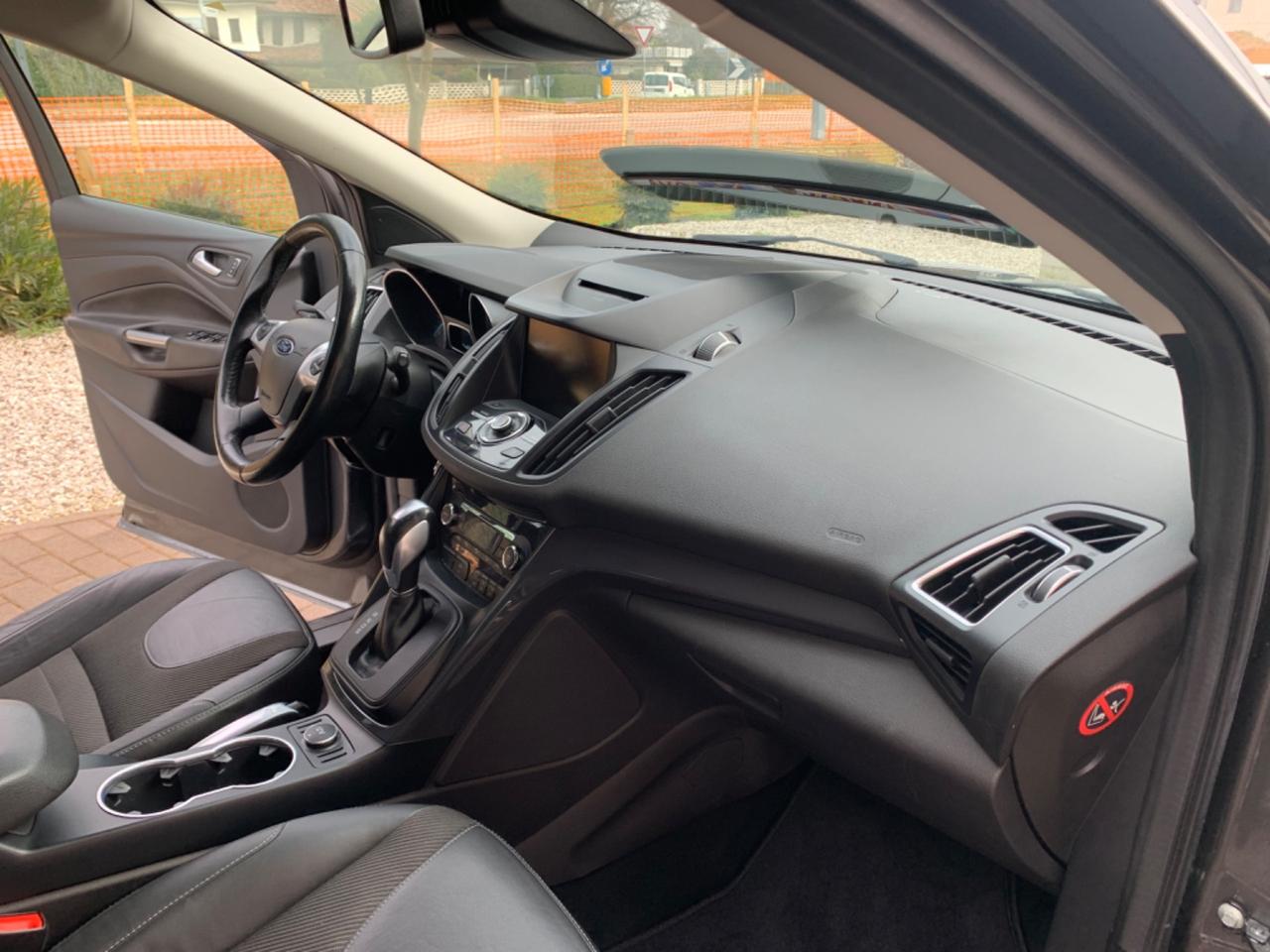 Ford Kuga 2.0 TDCI 150 CV S&S 4WD Powershift Titanium