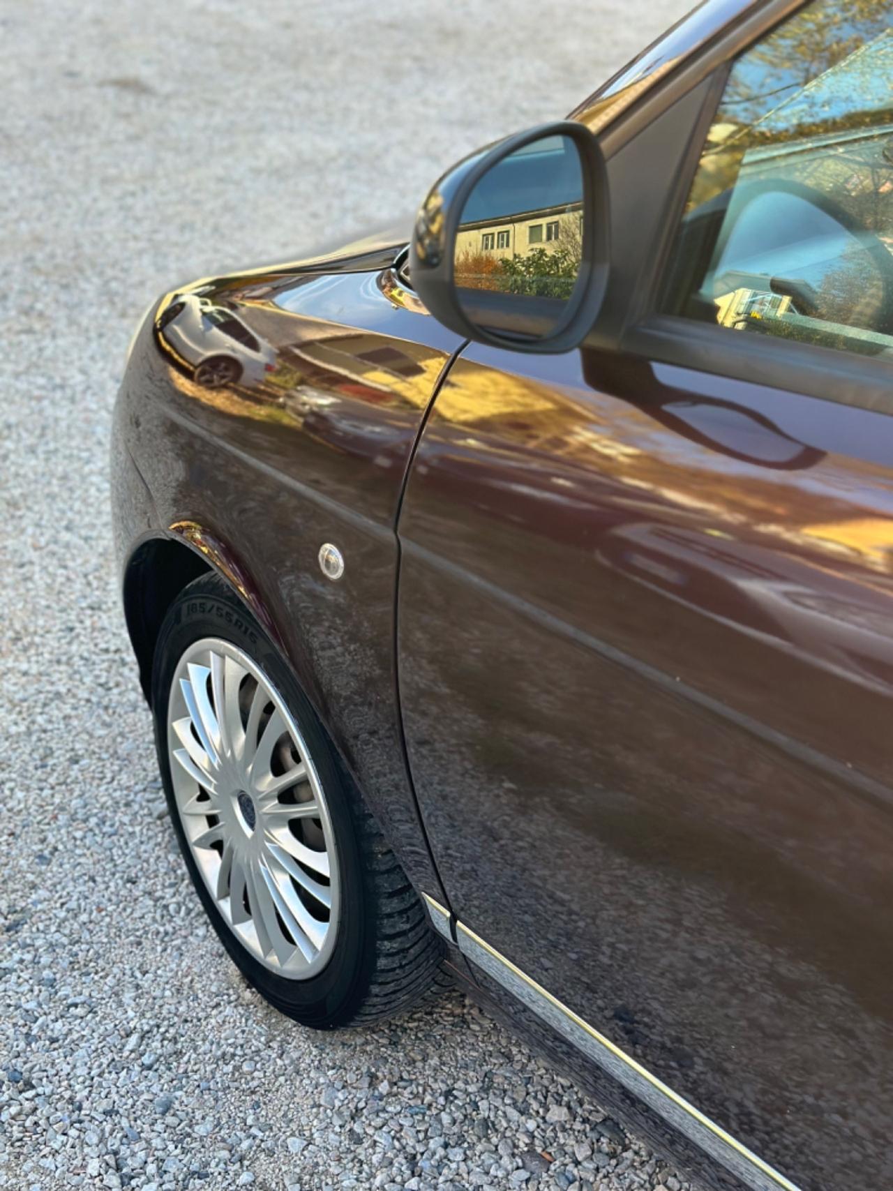 Lancia YPSILON 1.2 UNYCA NEOPAT KMCERT GARANZ