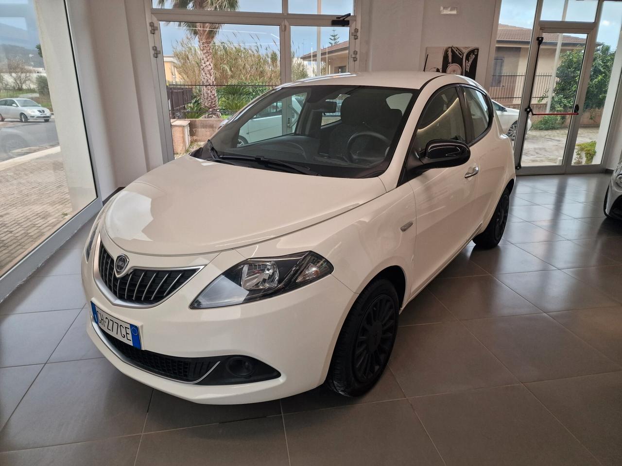Lancia Ypsilon 1.0 FireFly 5 porte S&S Hybrid Ecochic A. Ferretti